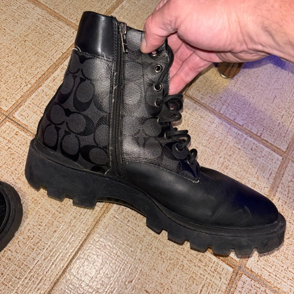 Authentic COACH military combat boot. Size 11.5. Laces and side zipper. - Picture 8 of 10